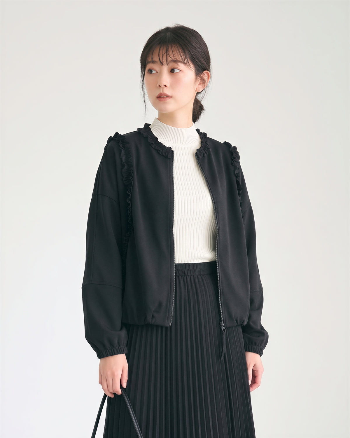 フリル付きショートジャケット・ルーズシルエット