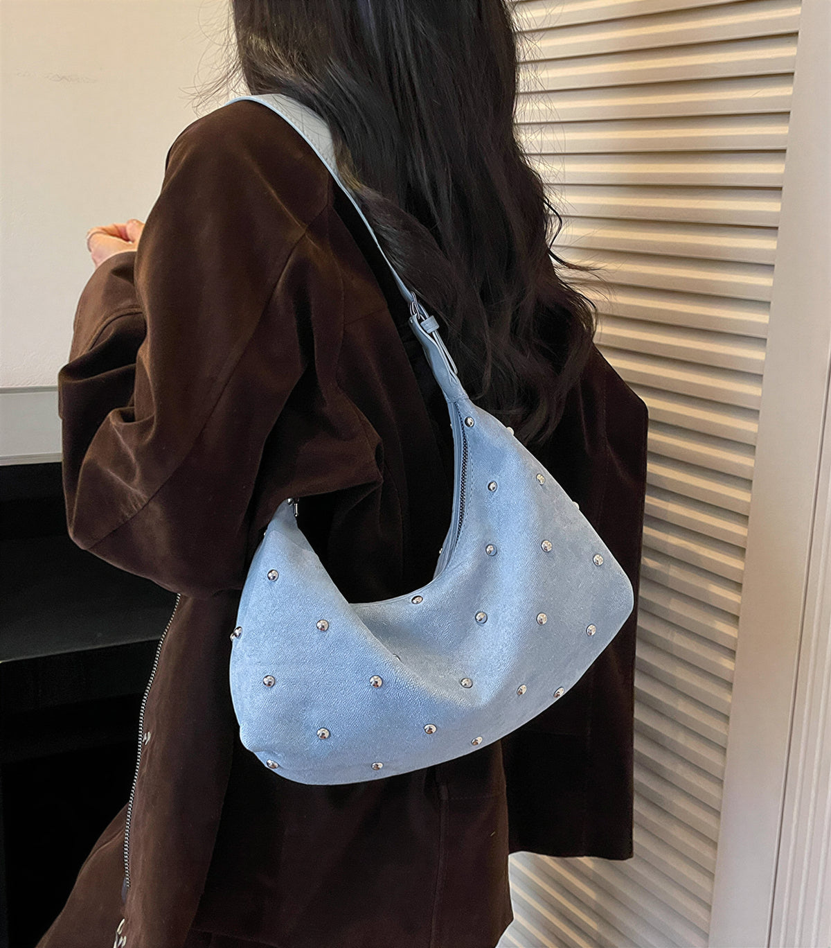 スタッズアクセント 三日月シルエット ワンショルダーバッグ
