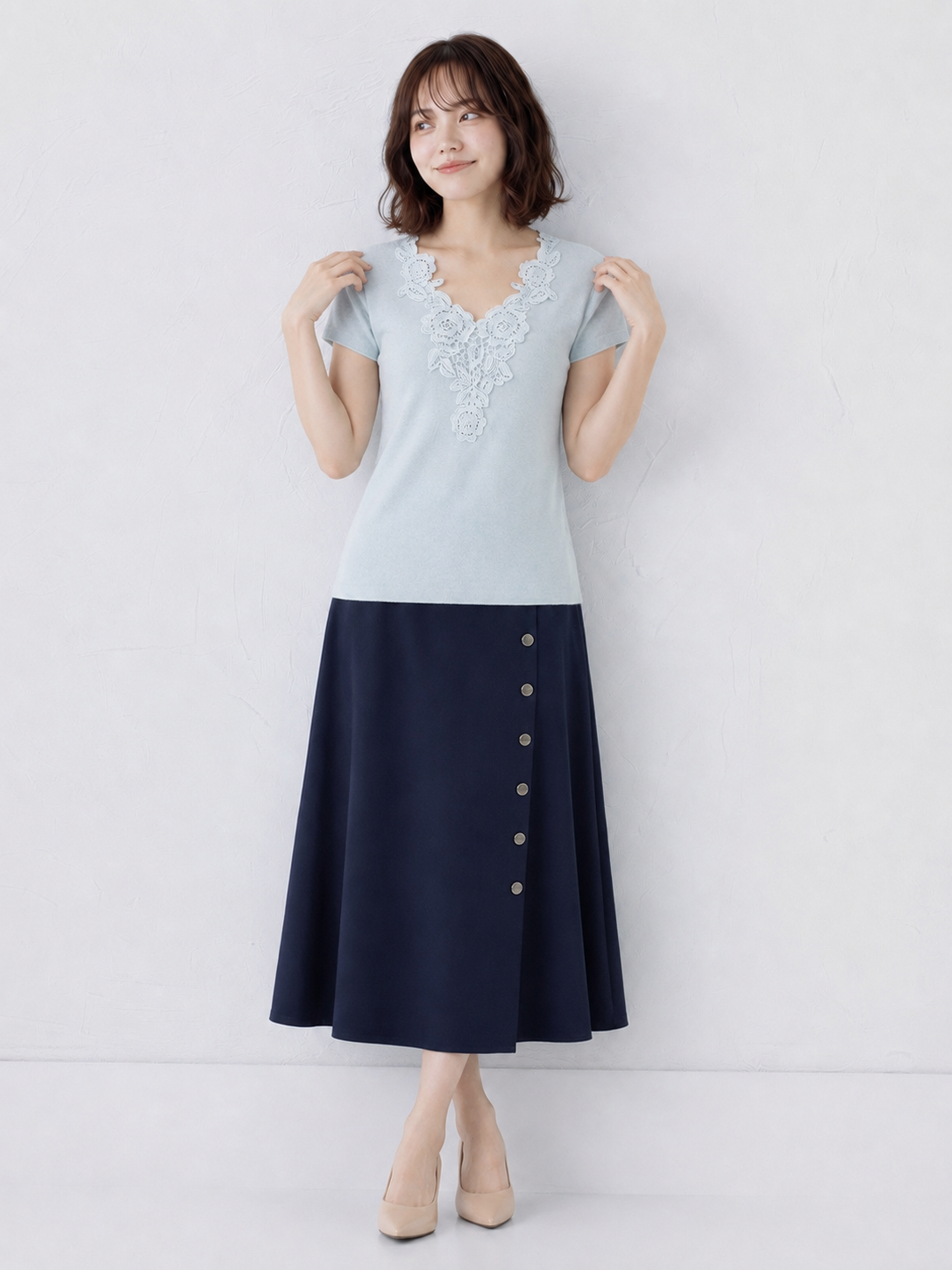 レースVネック スリムフィット 半袖Tシャツ