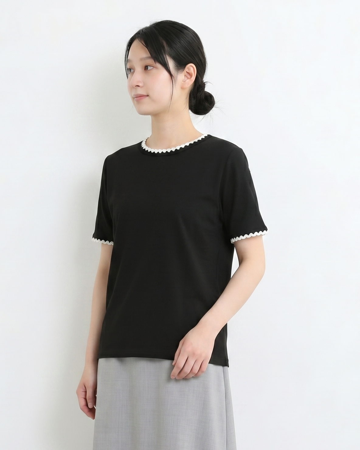 配色メロウフリル縁取り クルーネックTシャツ