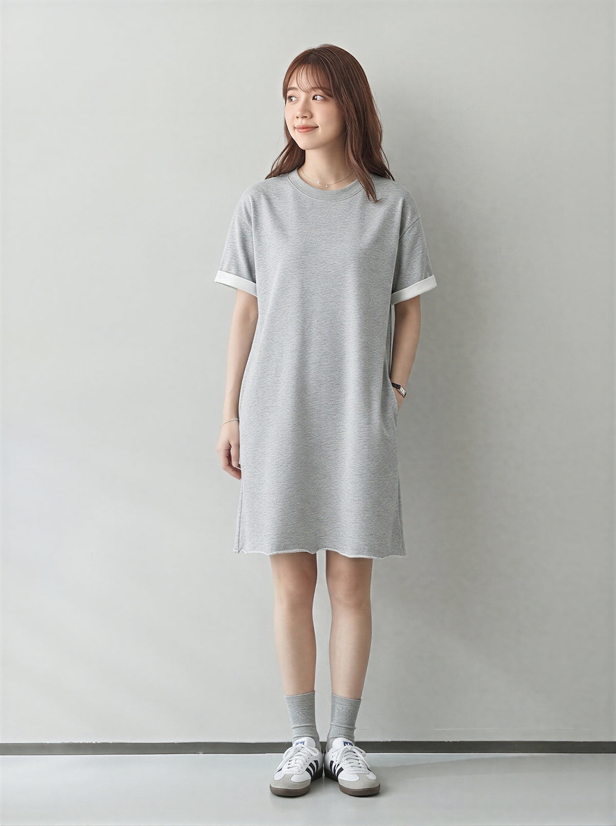 ゆったりストレート ロールアップスリーブ Tシャツワンピース