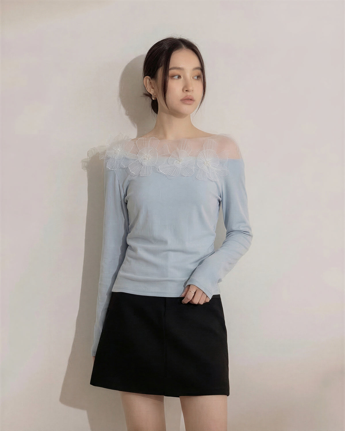 オフショルダー 透けチュール切替 立体フラワー 長袖Tシャツ