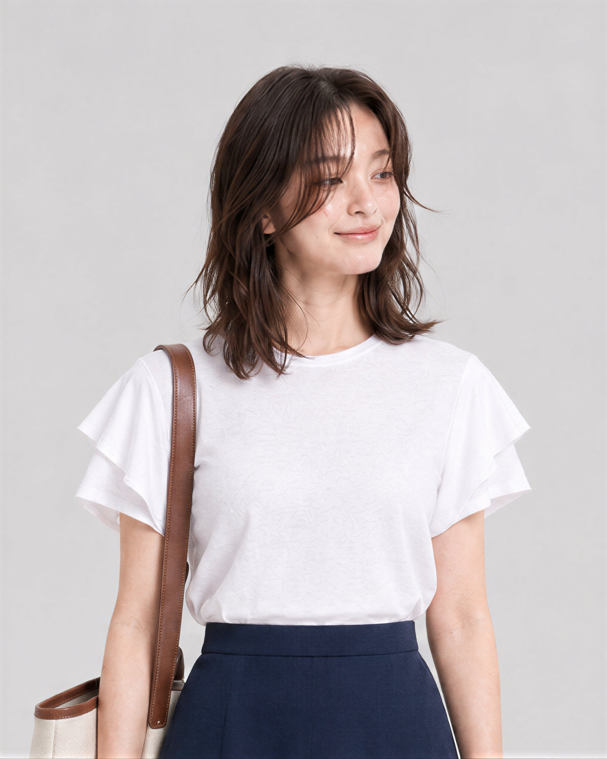 ラウンドネック フリルスリーブ ゆったりTシャツ-ホワイト-FREE