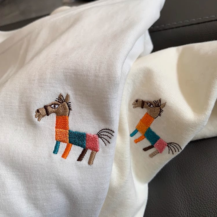 シンプル クルーネック ポニー刺繍Tシャツ