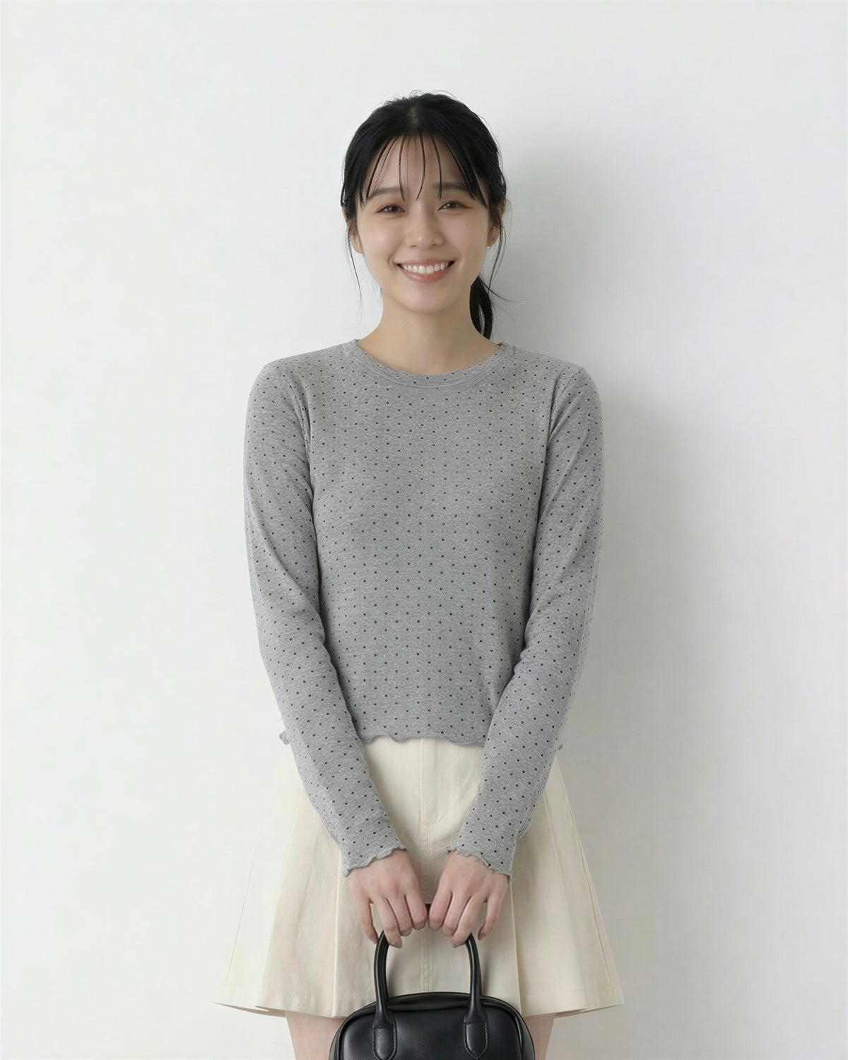 小粒ドット メローフリル付き クルーネック 長袖Tシャツ