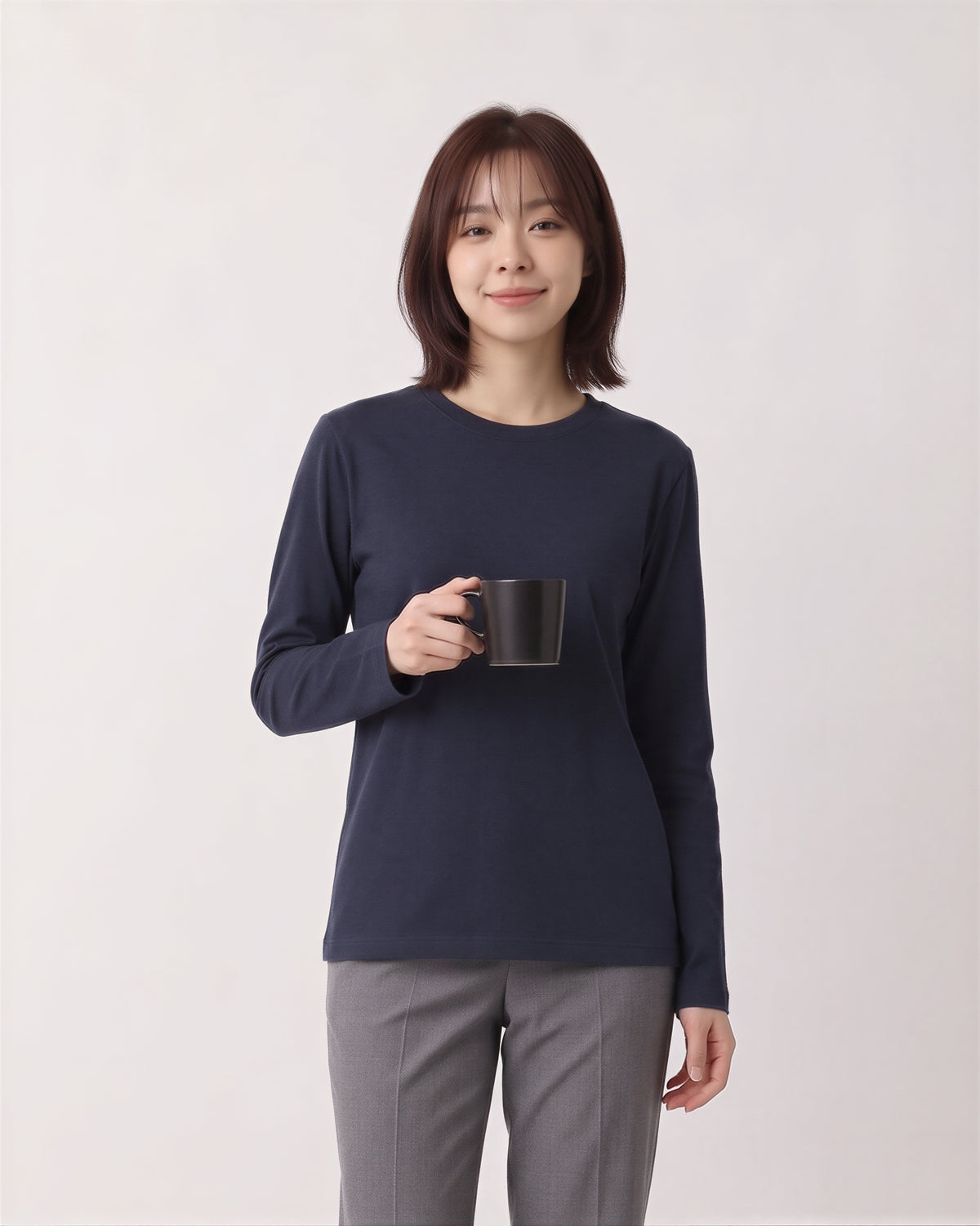 クルーネック ストレートシルエット ゆったり 長袖Tシャツ