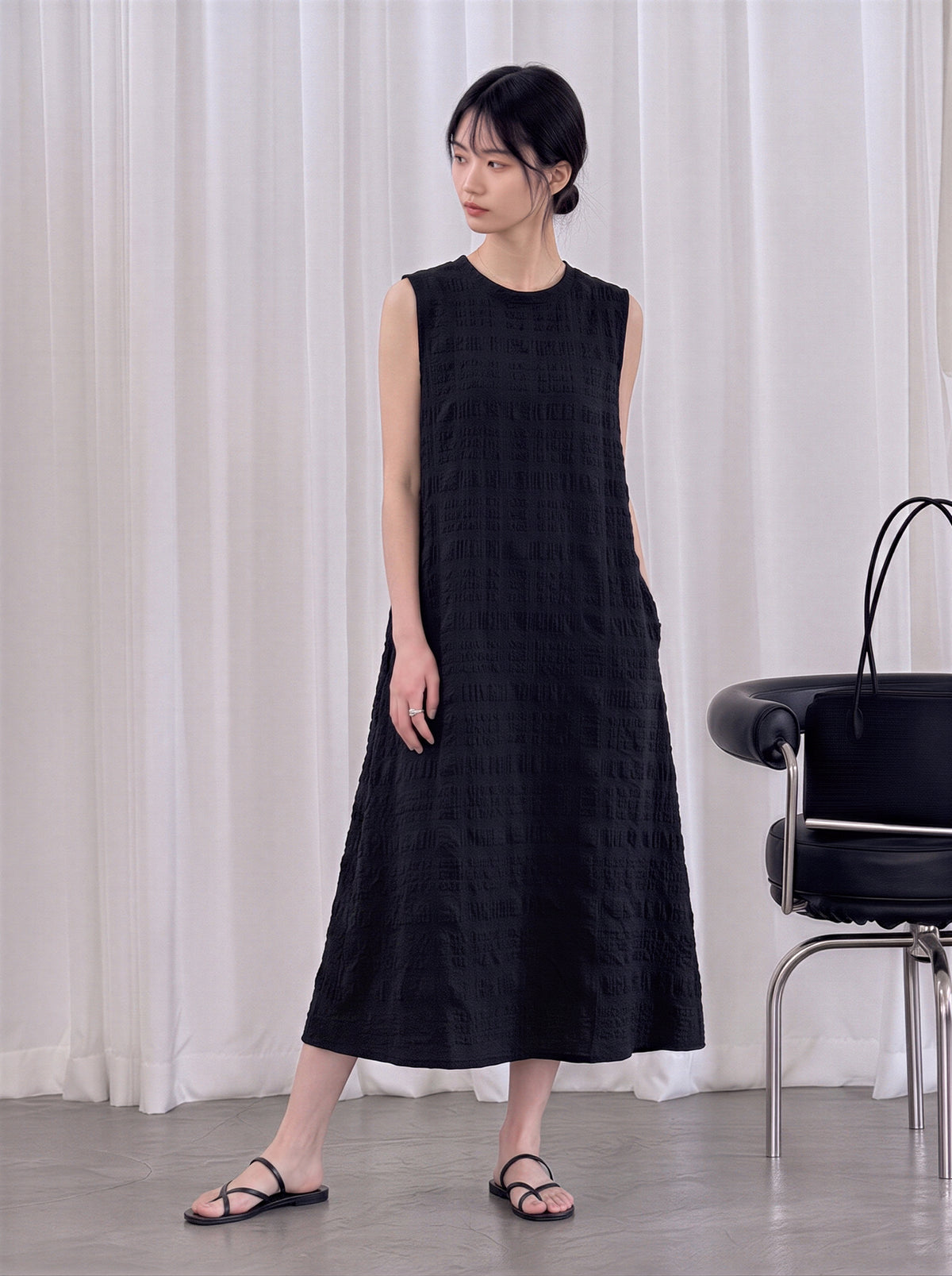 ゆったりストレートシルエット テクスチャー感 ノースリーブワンピース-ブラック-2XL