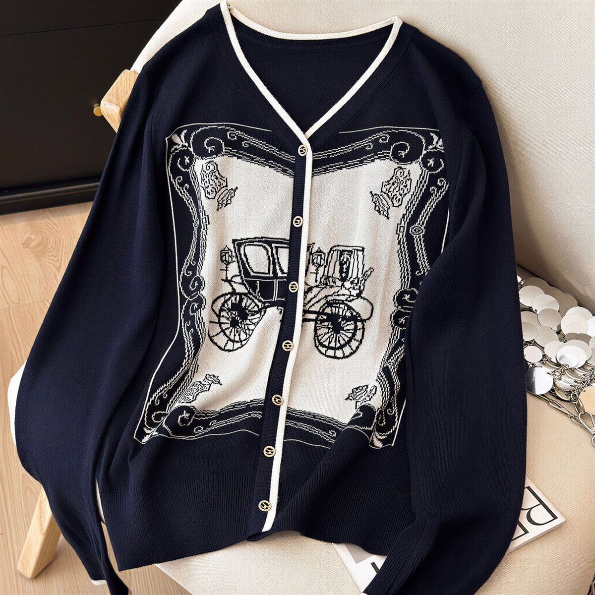 レトロジャカード Vネックニットカーディガン