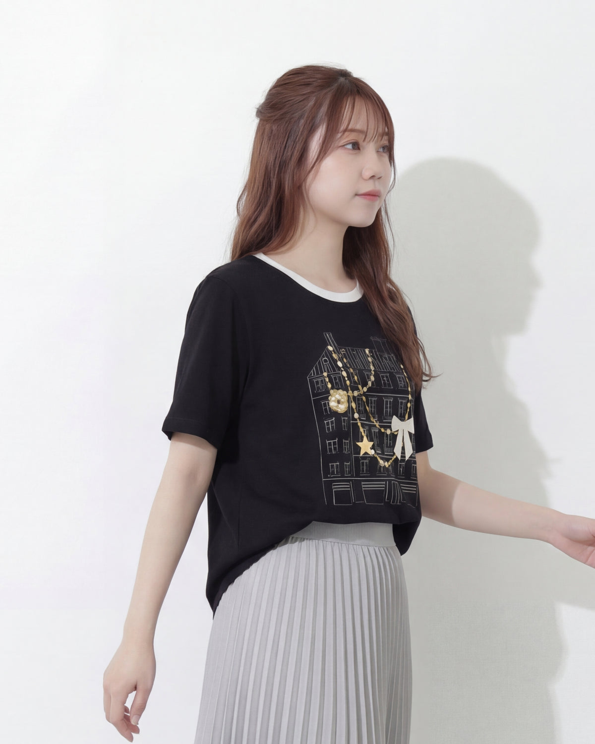 配色パイピングのクルーネック 立体柄Tシャツ
