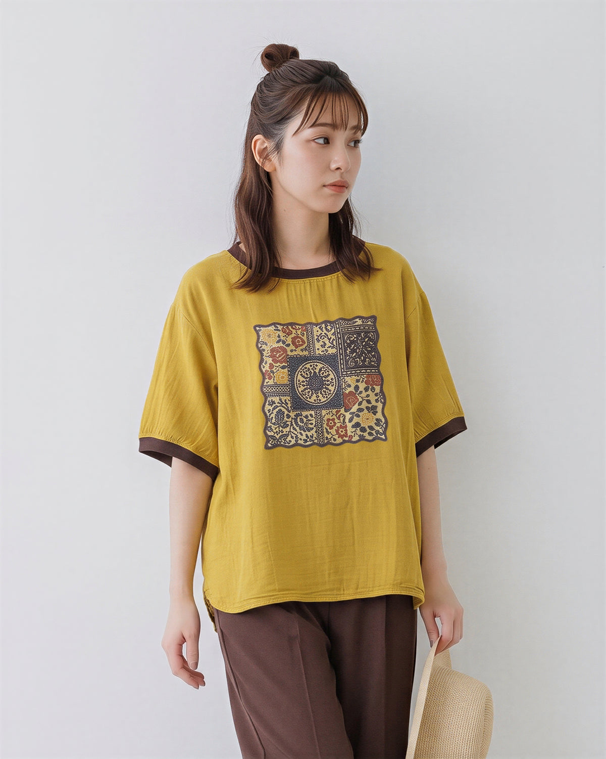 ゆったりクルーネック 配色トリムプリントTシャツ-ゴールド ゆったり大きいサイズ-FREE