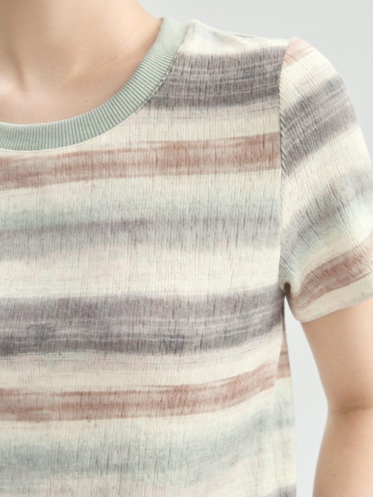 やわらかなグラデーションボーダーのスリムTシャツ