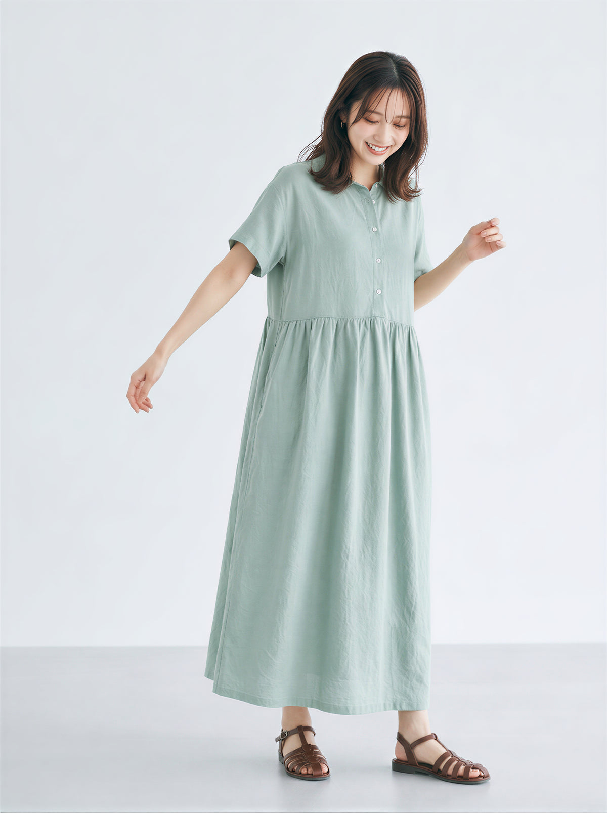 【全2色】M~2XL スタンドカラー 前ボタン ハイウエスト プリーツ ロングワンピース