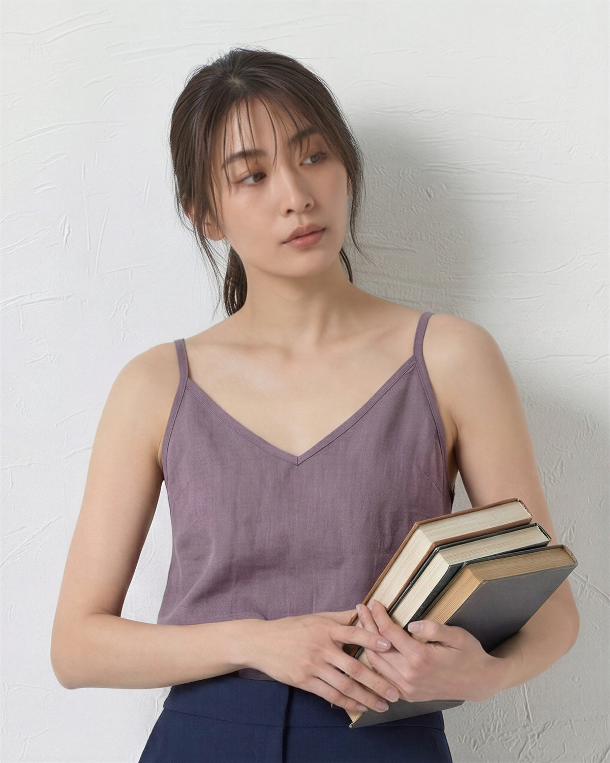 Vネック 華奢ストラップ ゆったりキャミソール