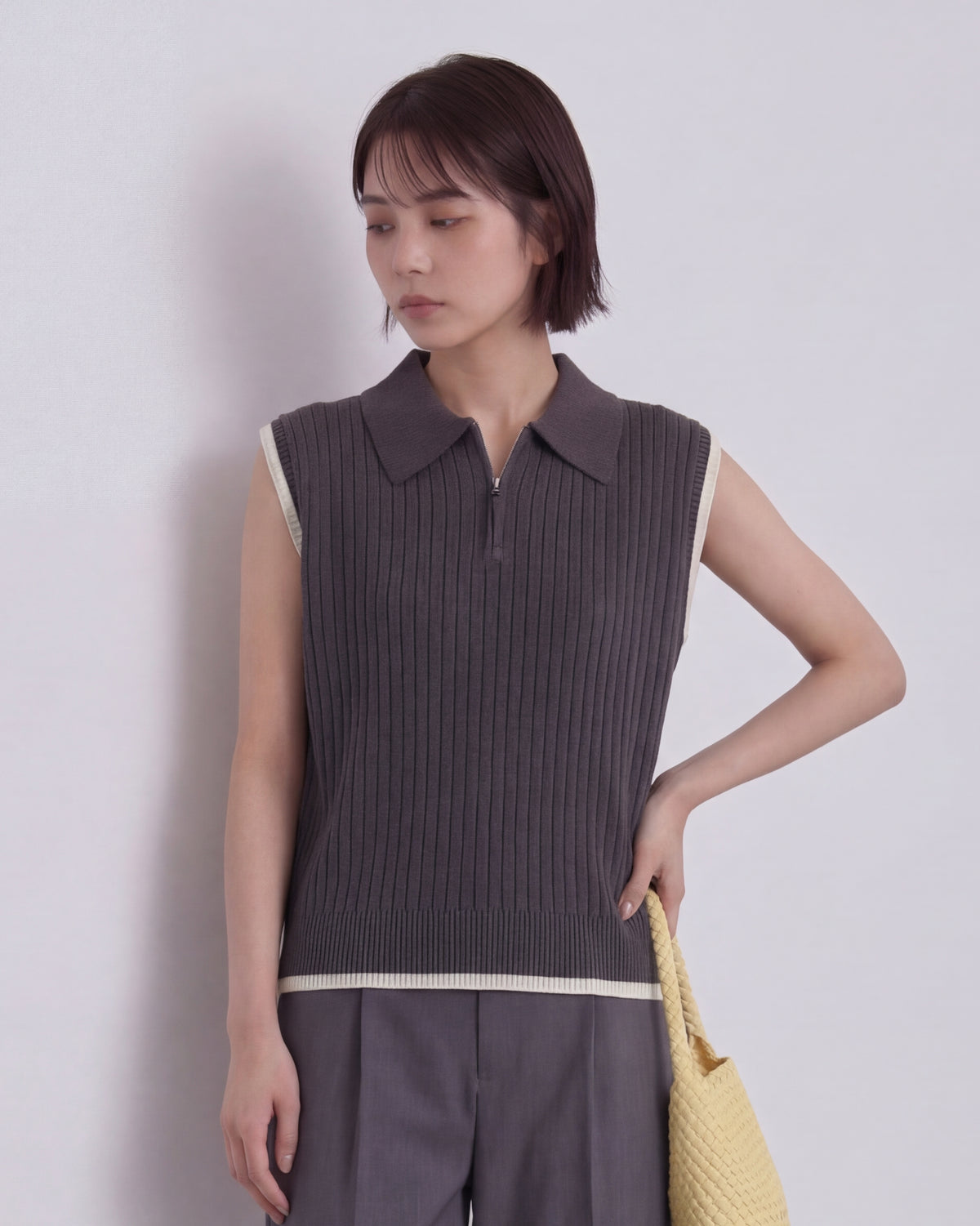襟付き ハーフジップ リブ ノースリーブニット