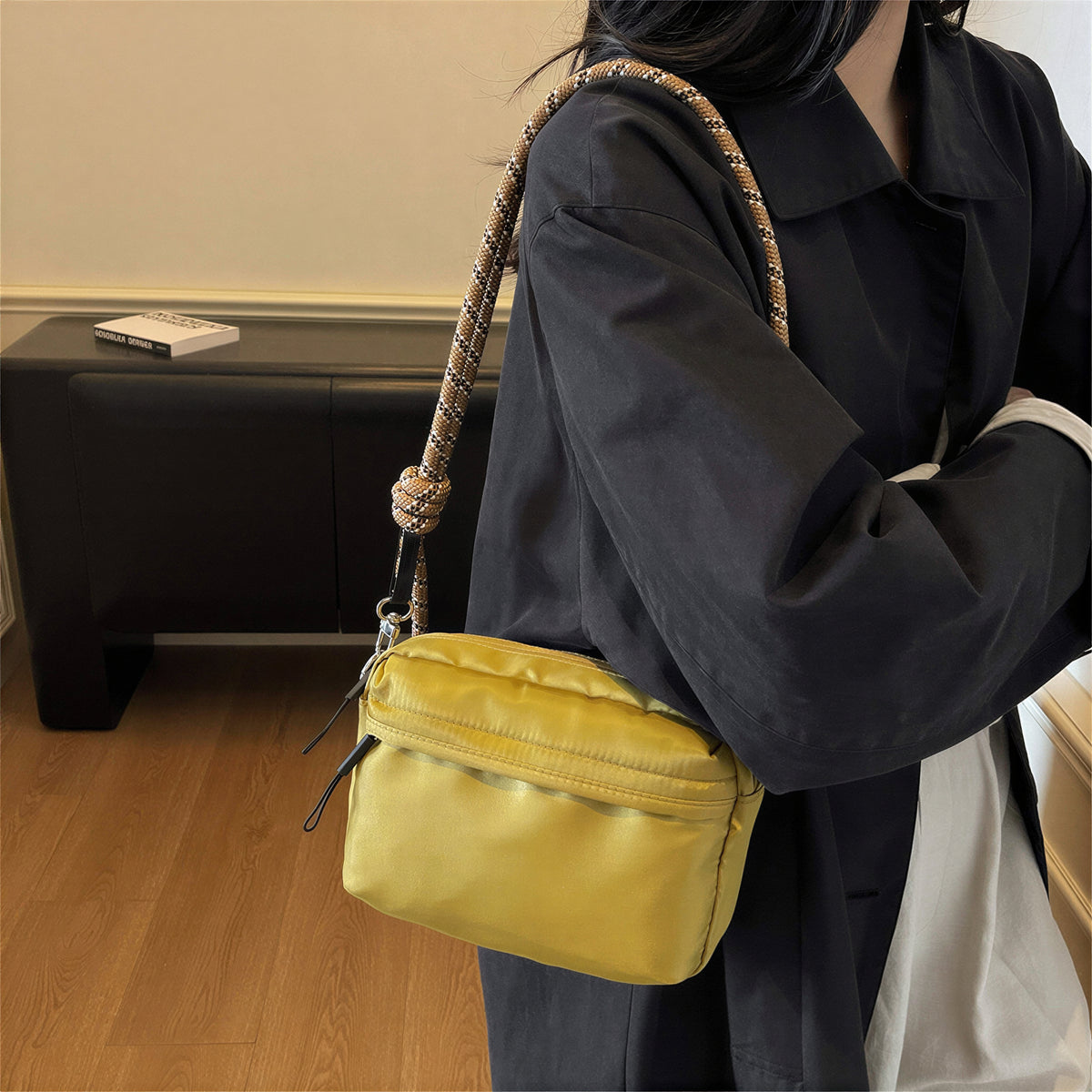 ドローストリングショルダーストラップ マルチコンパートメント スクエアボックスショルダーバッグ