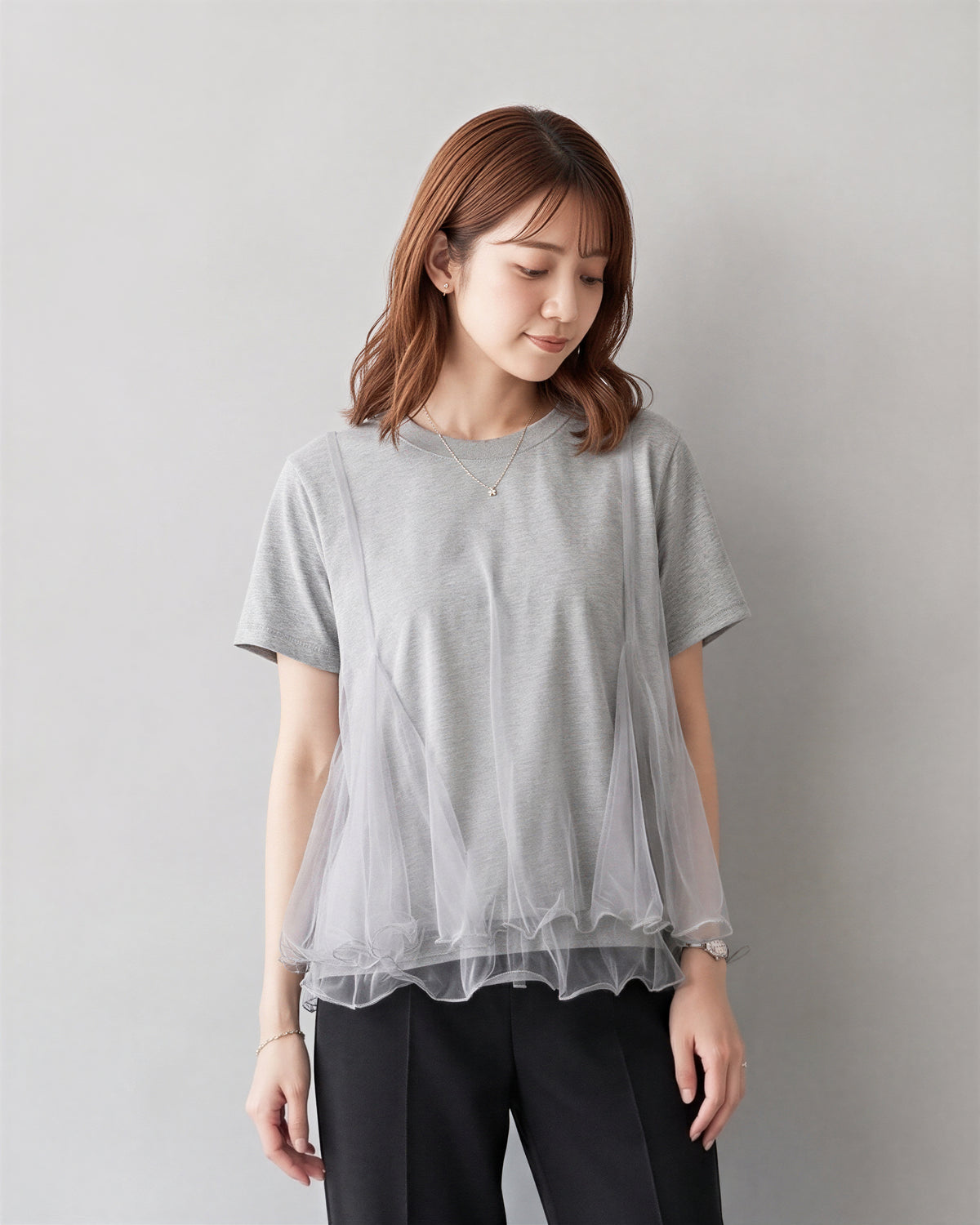 ゆったりラウンドネック チュール切り替えTシャツ