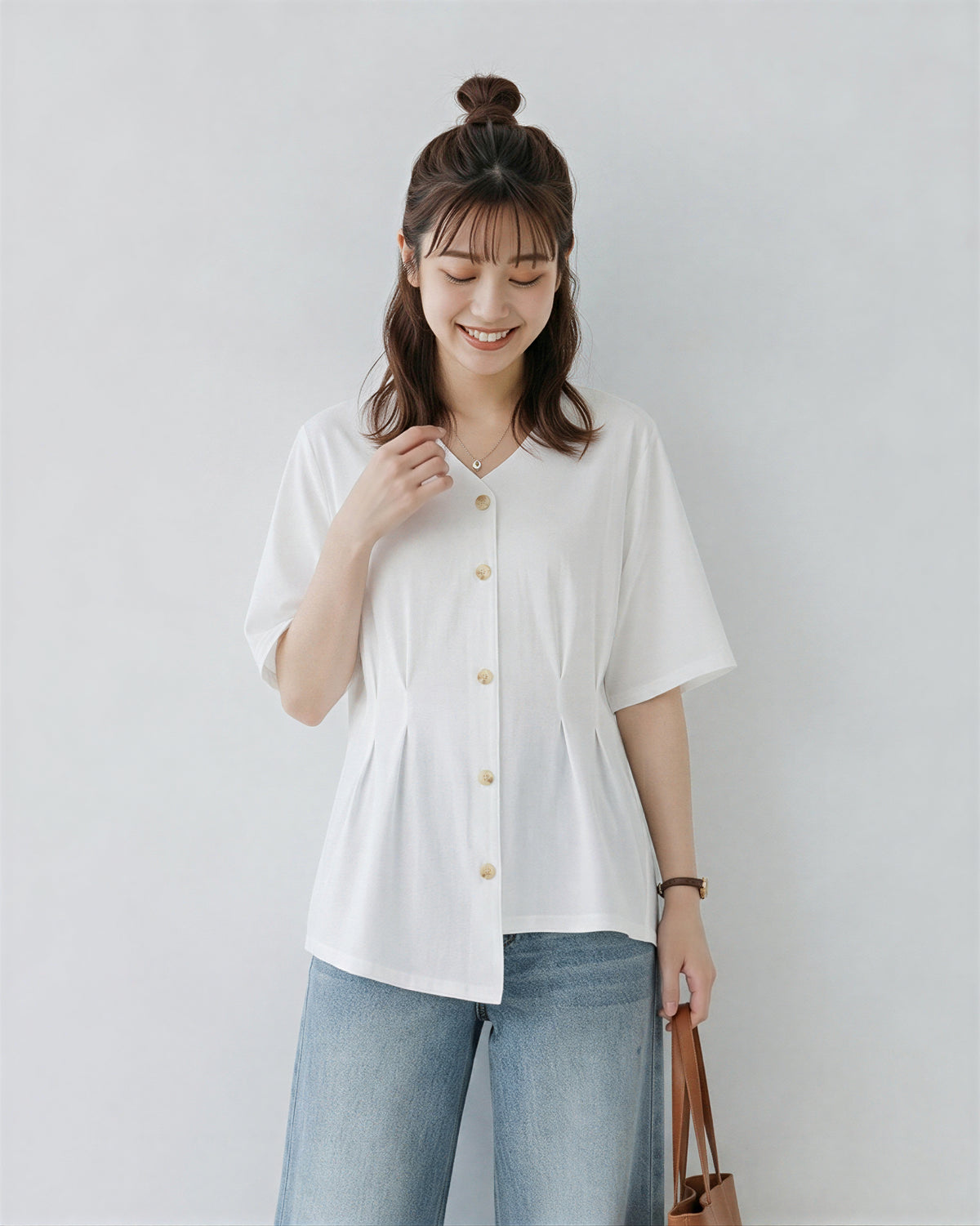 Vネック ギャザー入り ゆったりTシャツ