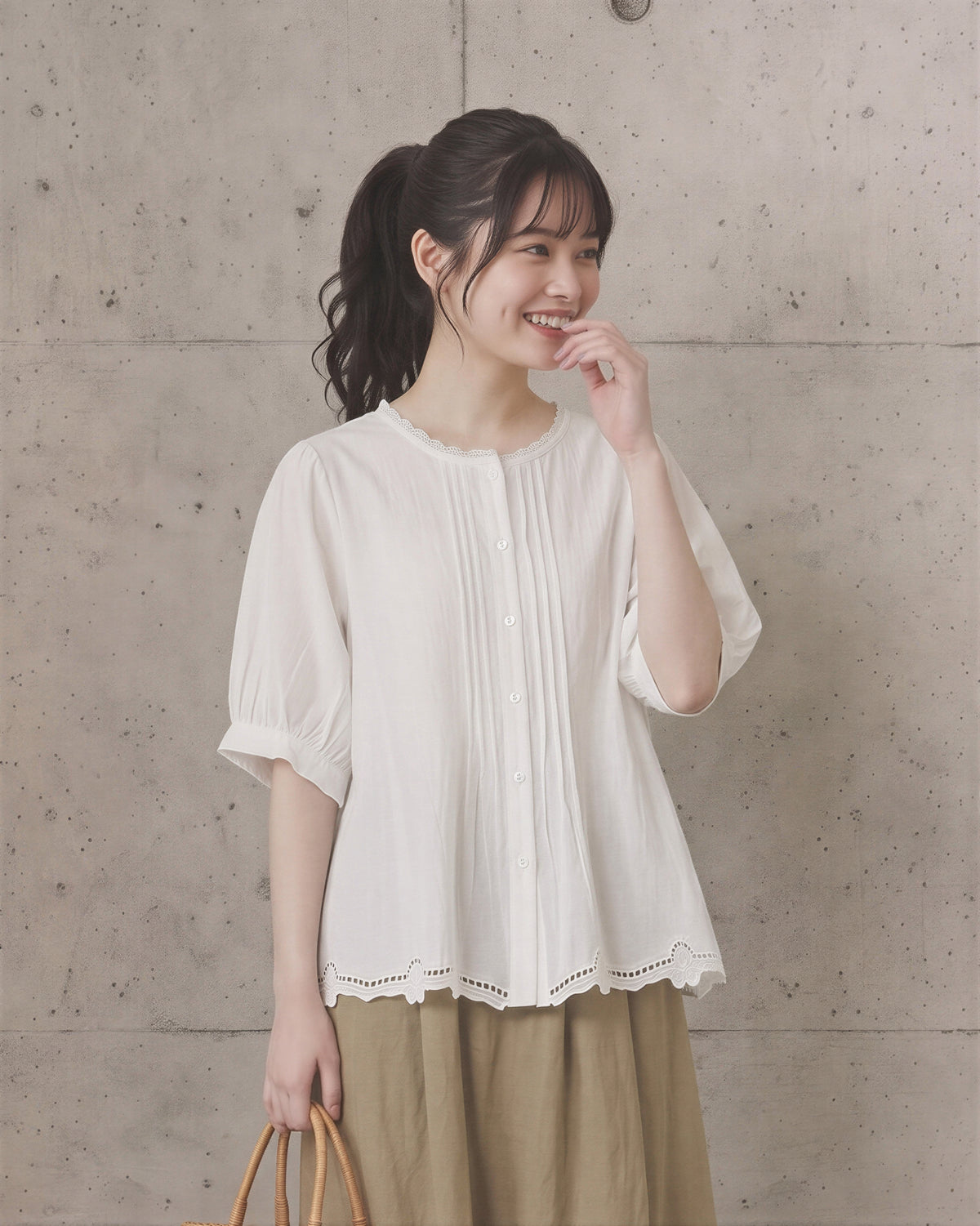 M~2XL レース切り抜き　スタンドカラーボタン留め　ゆったり半袖シャツ