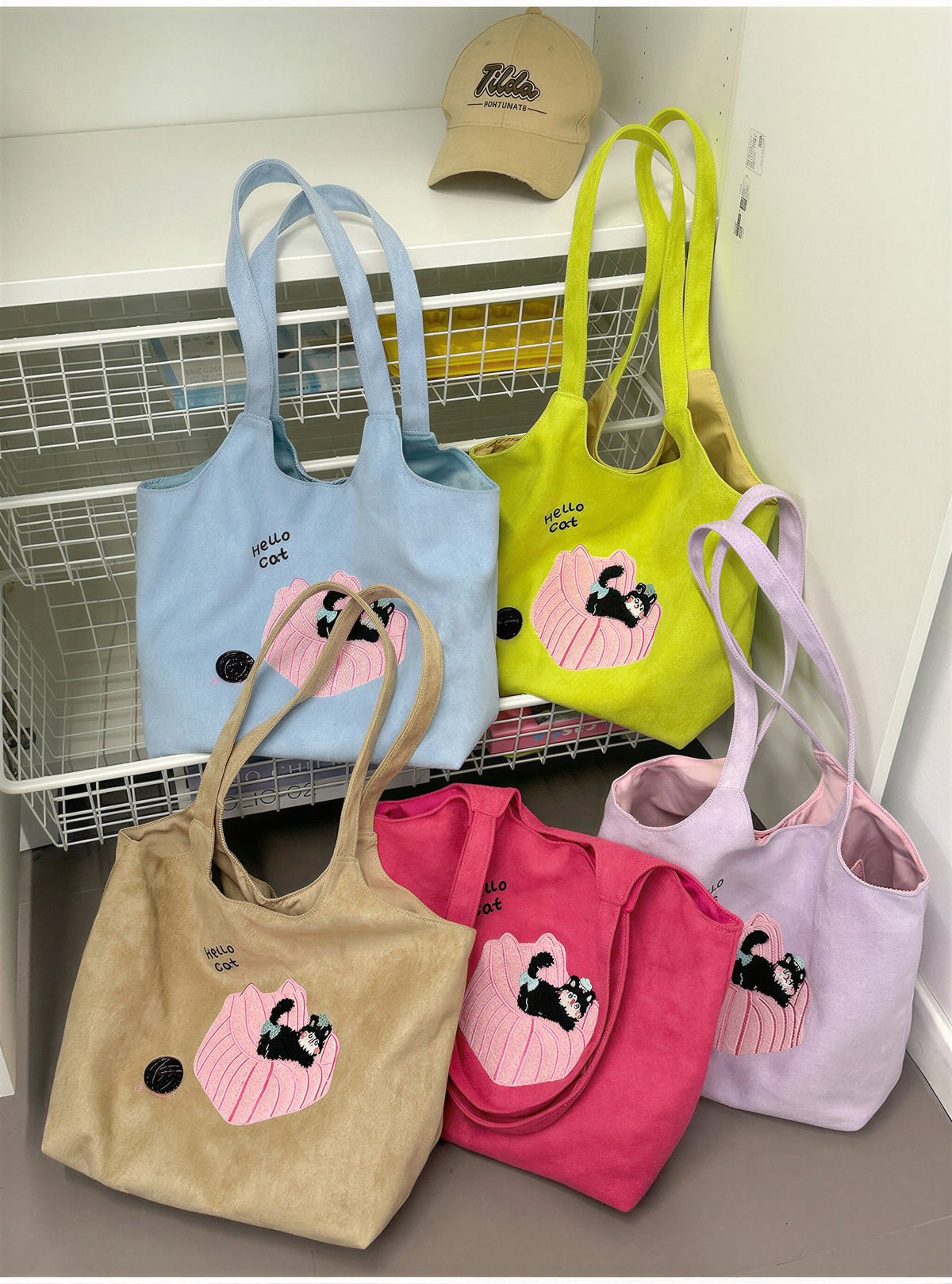 猫アップリケ刺繍 やわらかスエード調 トートバッグ