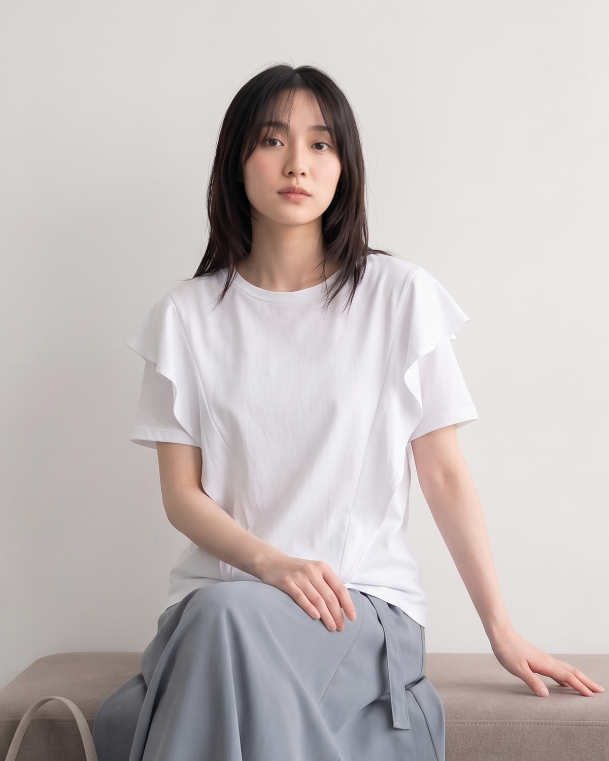 ラウンドネック フリルスリーブ ゆったりTシャツ