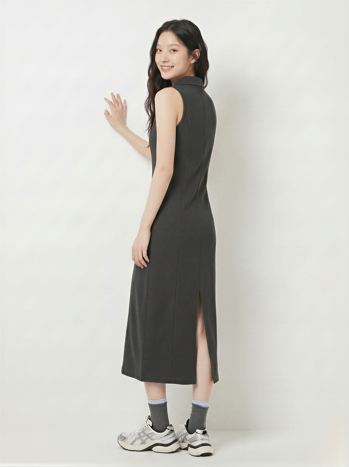 襟付き・ボタン前立て スリムフィット ミモレ丈 ノースリーブワンピース