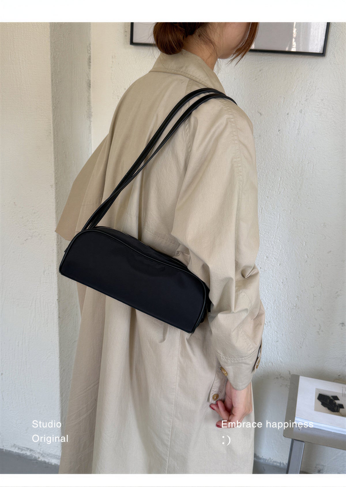 軽やかな布地 スリムシルエット ボウリングバッグ