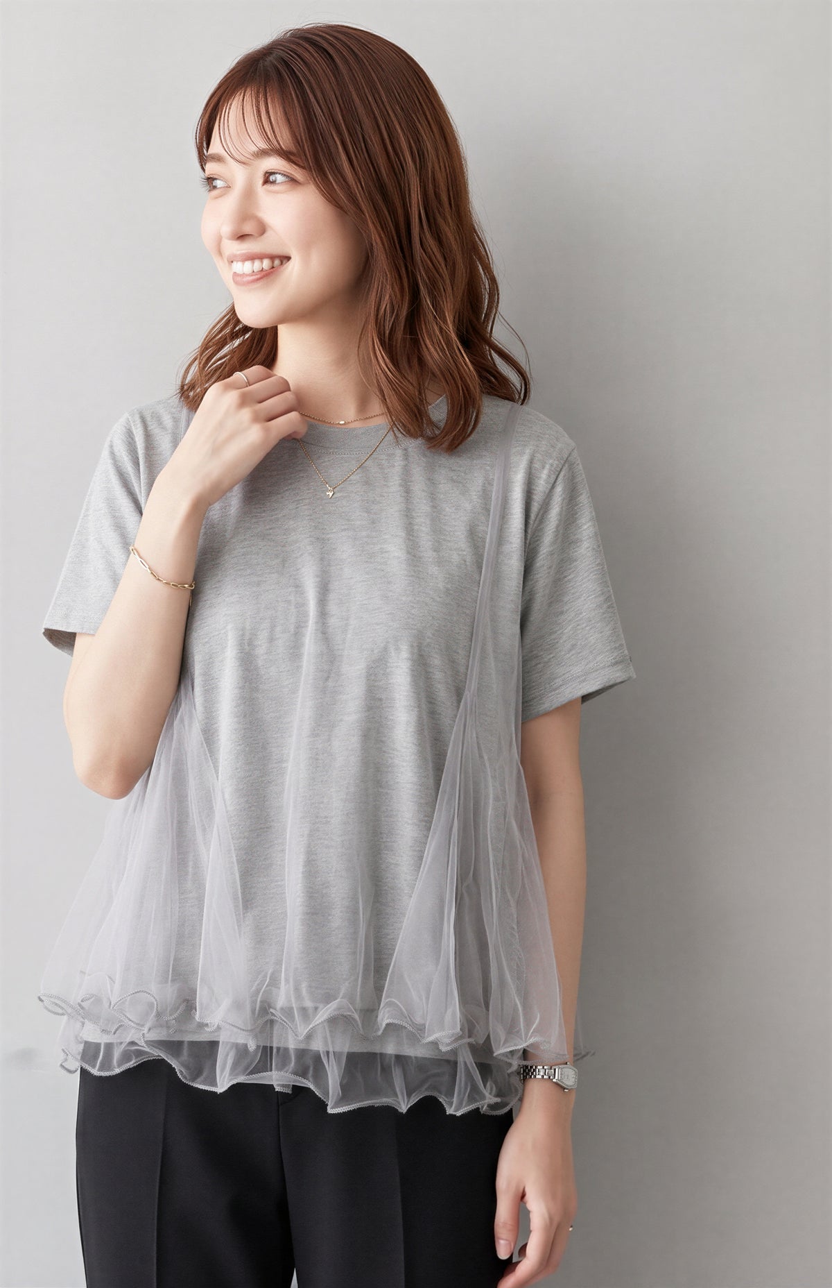 ゆったりラウンドネック チュール切り替えTシャツ