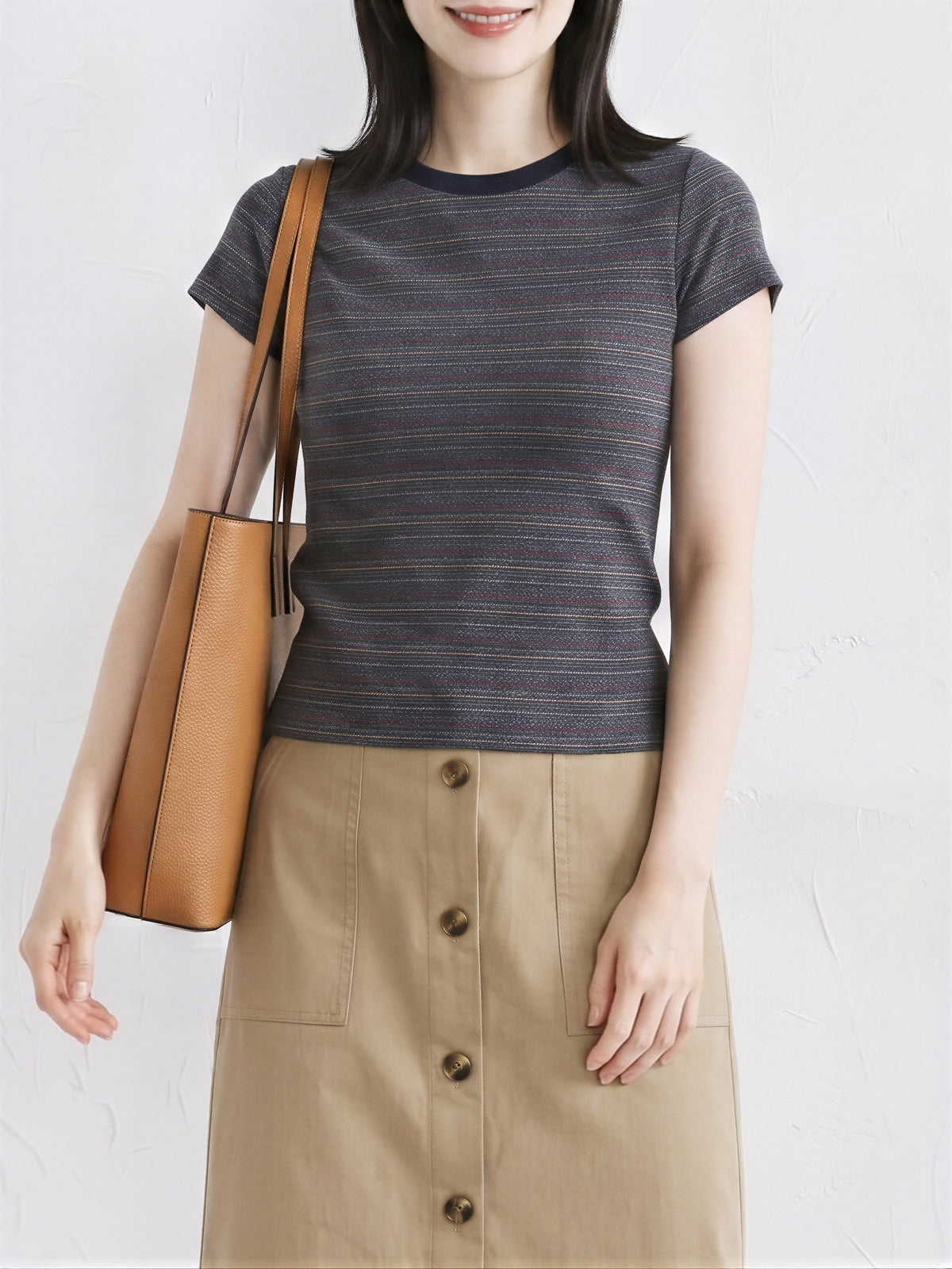 ラインをきれいに見せる 配色クルーネックTシャツ