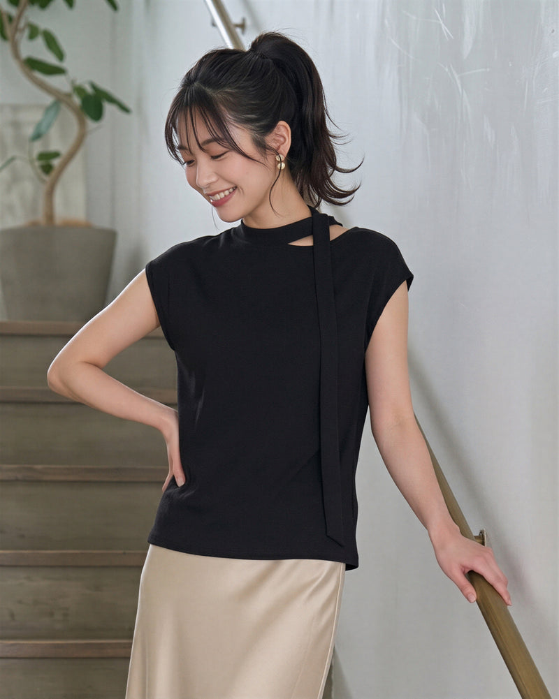 ラウンドネック＆リボンデザイン すっきり見え半袖Tシャツ