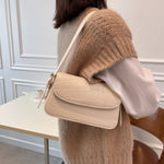 クロコ型押し ミニマル フラップ 斜めがけスクエアバッグ
