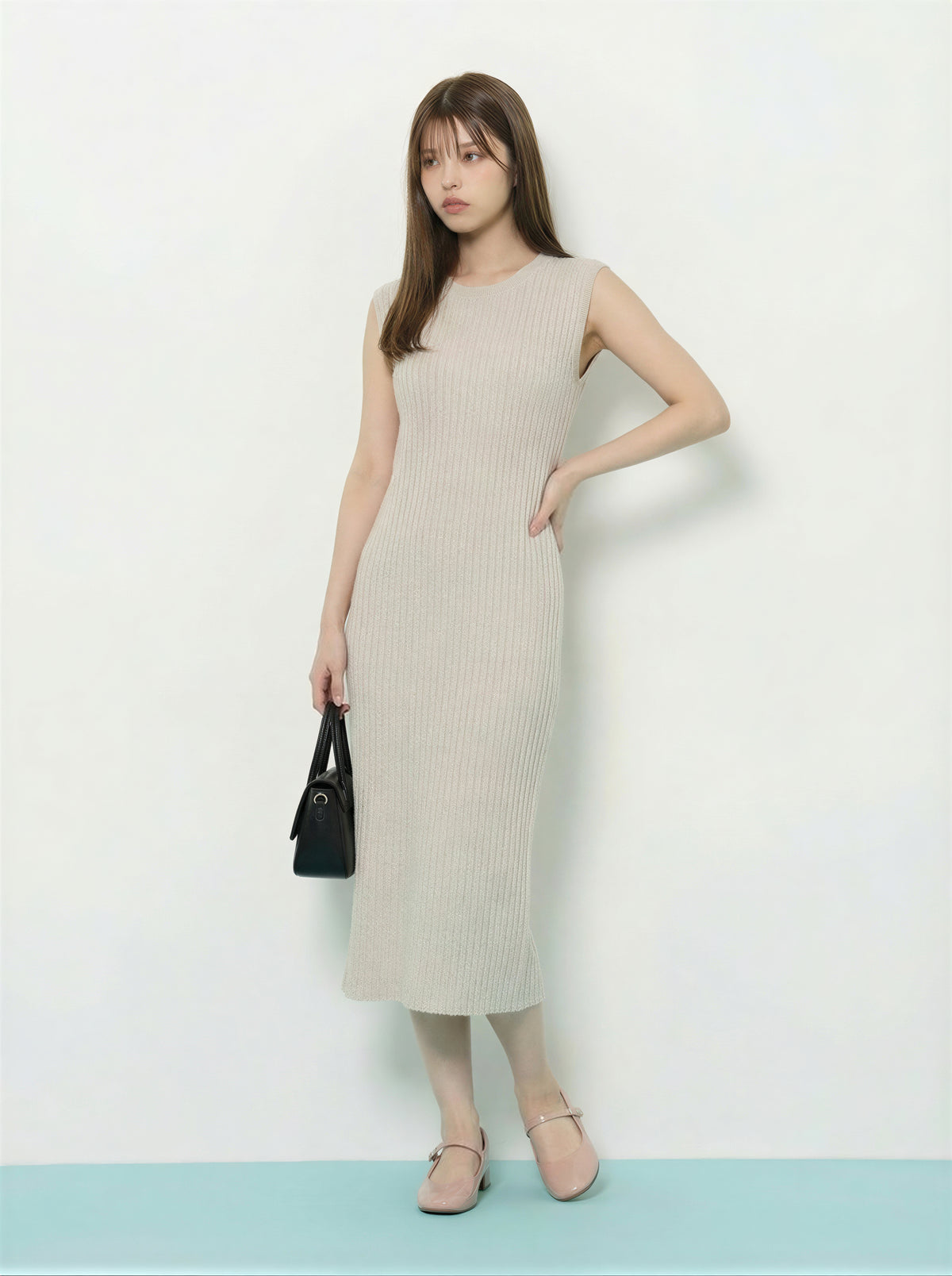 縦リブ ノースリーブ ストレート ミモレ丈 ニットワンピース