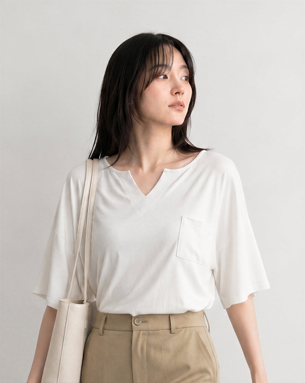 ゆったりドロップショルダーポケットTシャツ