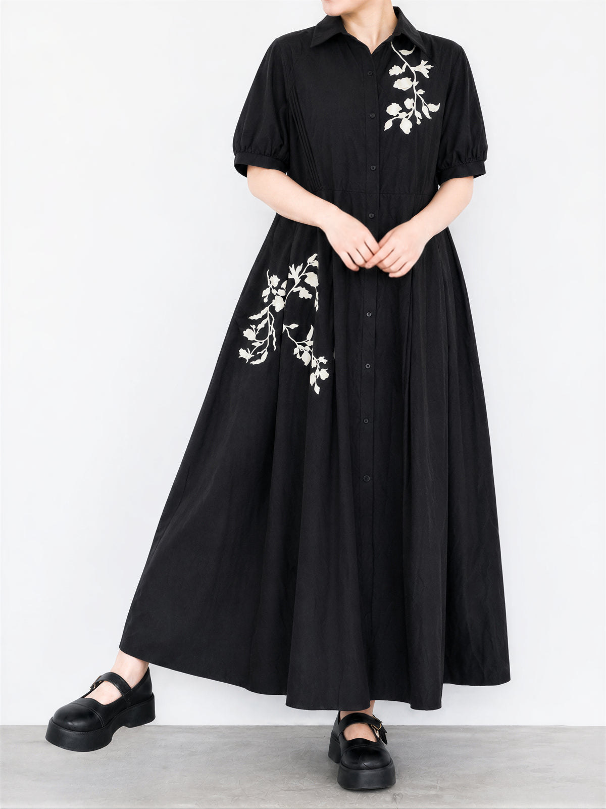 刺繍切り替えギャザー半袖ワンピース