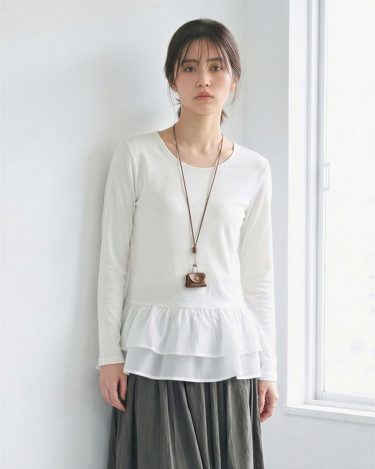 クルーネック スリムフィット 異素材切替 フリルヘム 長袖Tシャツ