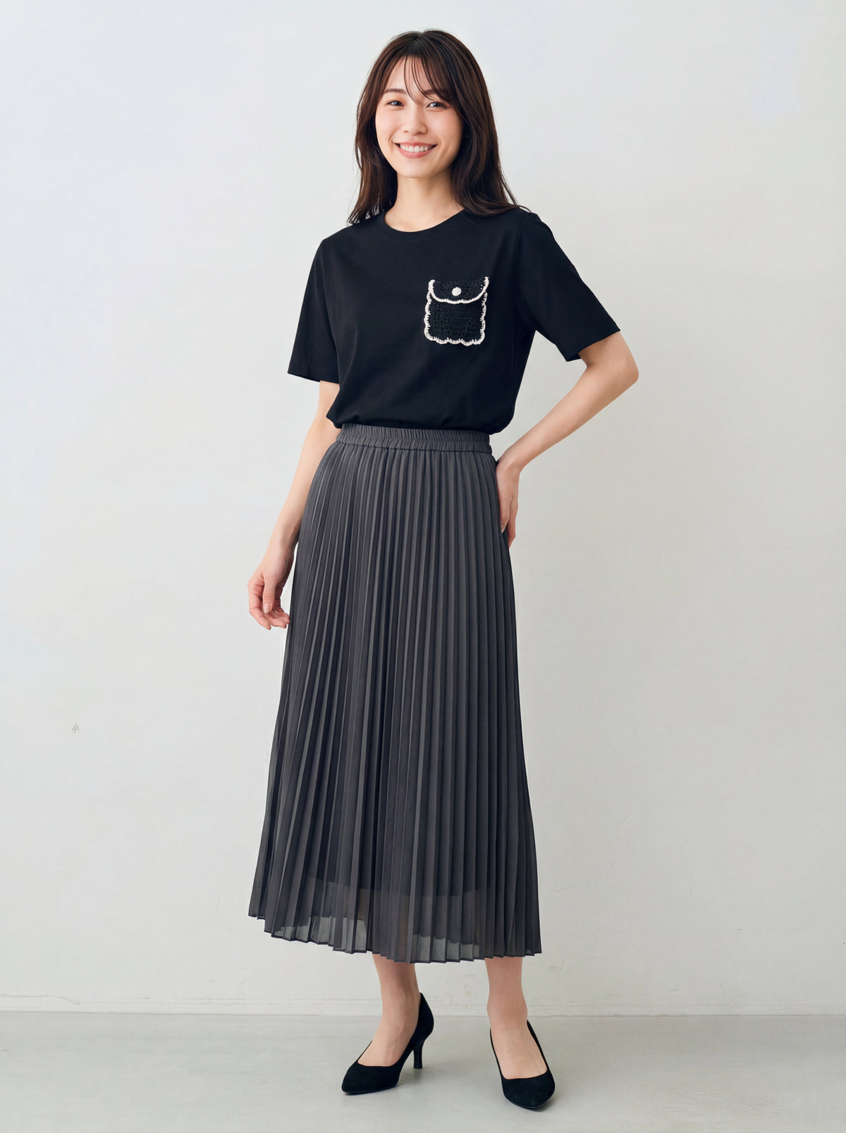 ブラック ゆったりドロップショルダー 立体ポケット刺繍 半袖Tシャツ