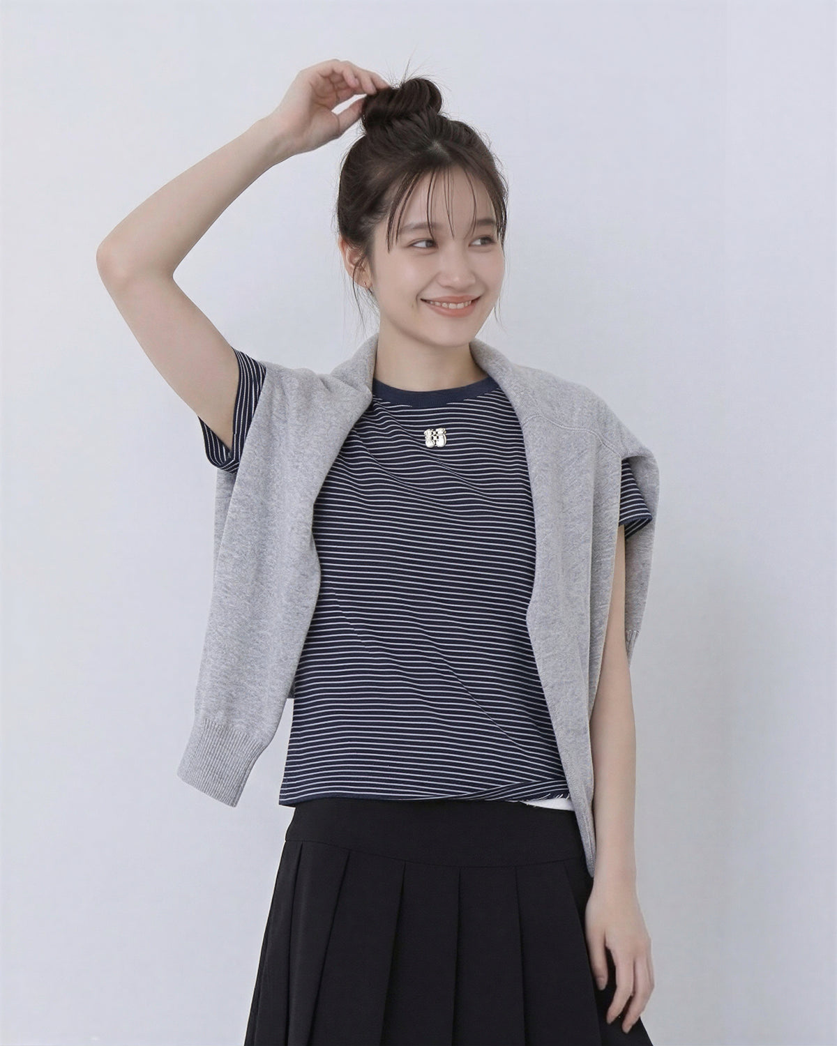 細ボーダー クルーネック スリムフィット 半袖Tシャツ