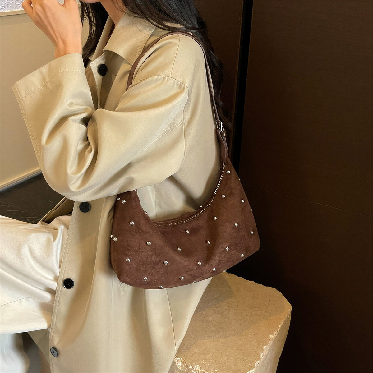 スタッズアクセント 三日月シルエット ワンショルダーバッグ