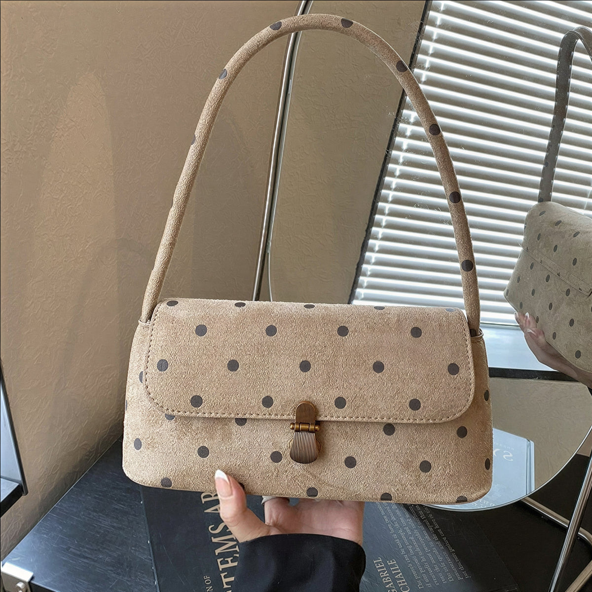 ドット柄フラップ レトロバゲットショルダーバッグ