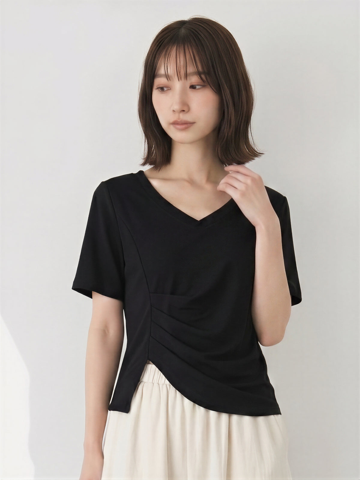Vネック イレギャラーギャザーTシャツ-ブラック-L