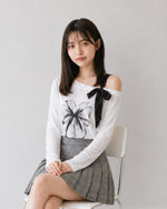 【全2色】M~2XL オフショルダー リボンプリントTシャツ