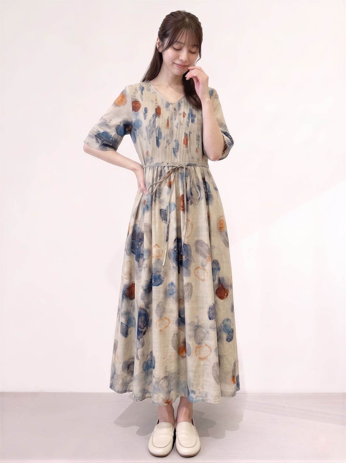 M~2XL ライトベージュ Vネック ウエストリボン 花柄ロングワンピース