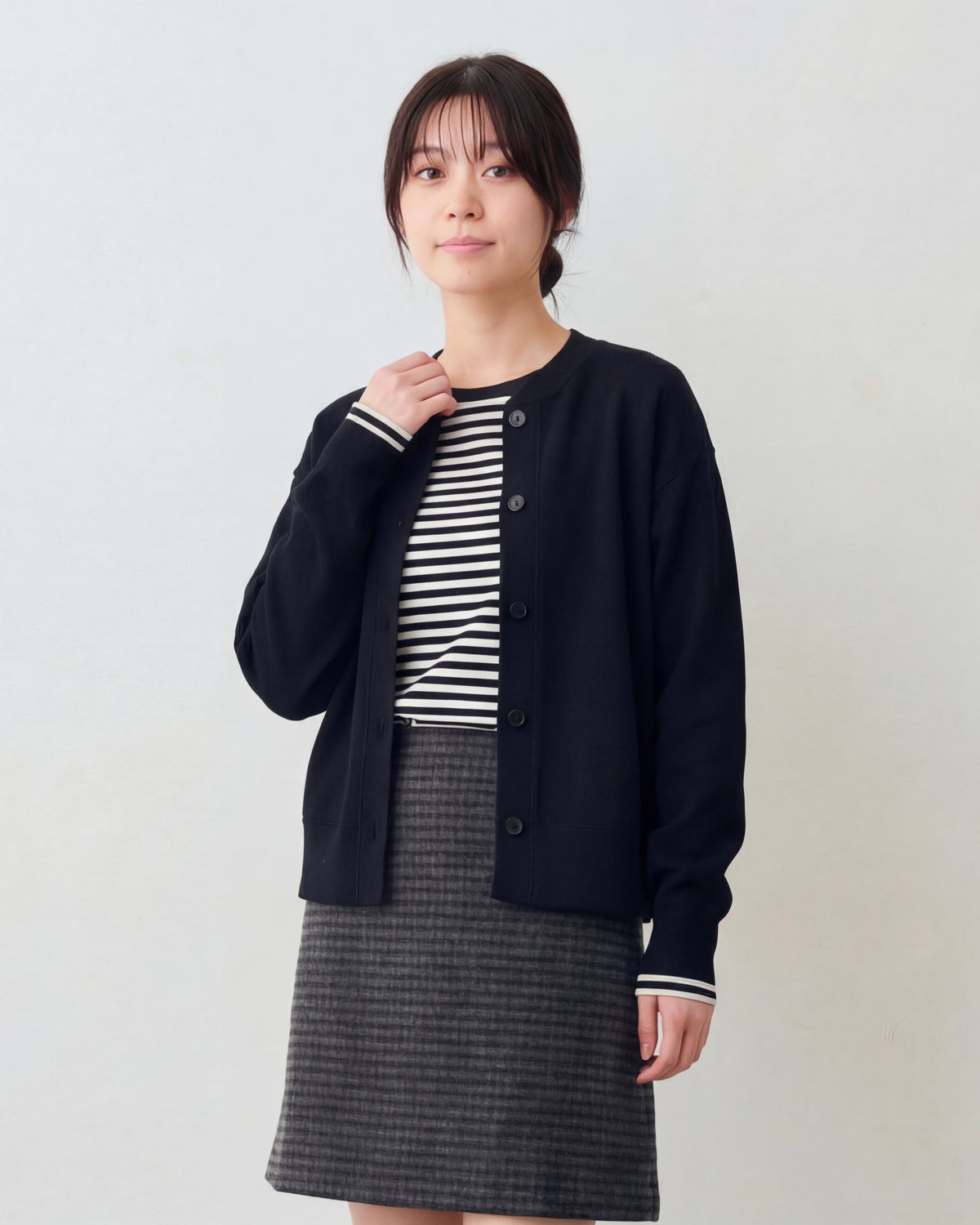 クルーネック ボタンフロント シンプルショート丈スタジャン-ブラック-L