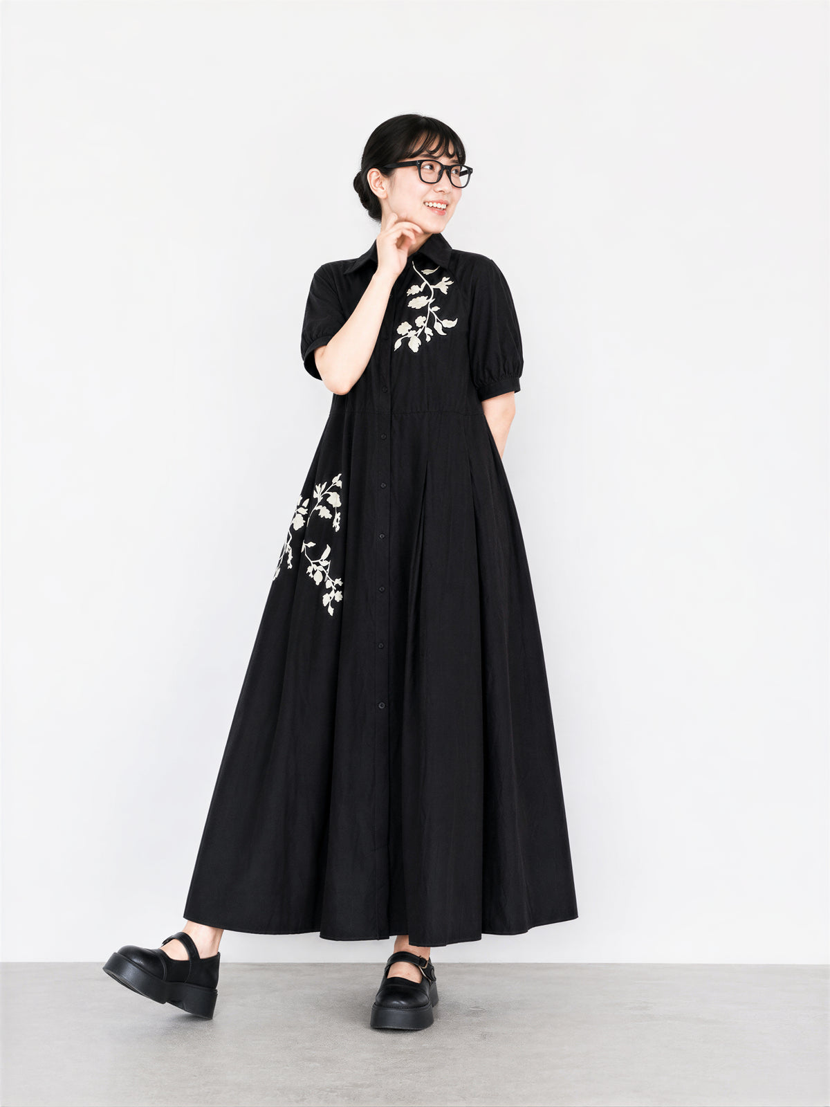 刺繍切り替えギャザー半袖ワンピース
