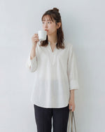 スタンドカラー×Vネック 透かしステッチ 七分袖シャツ
