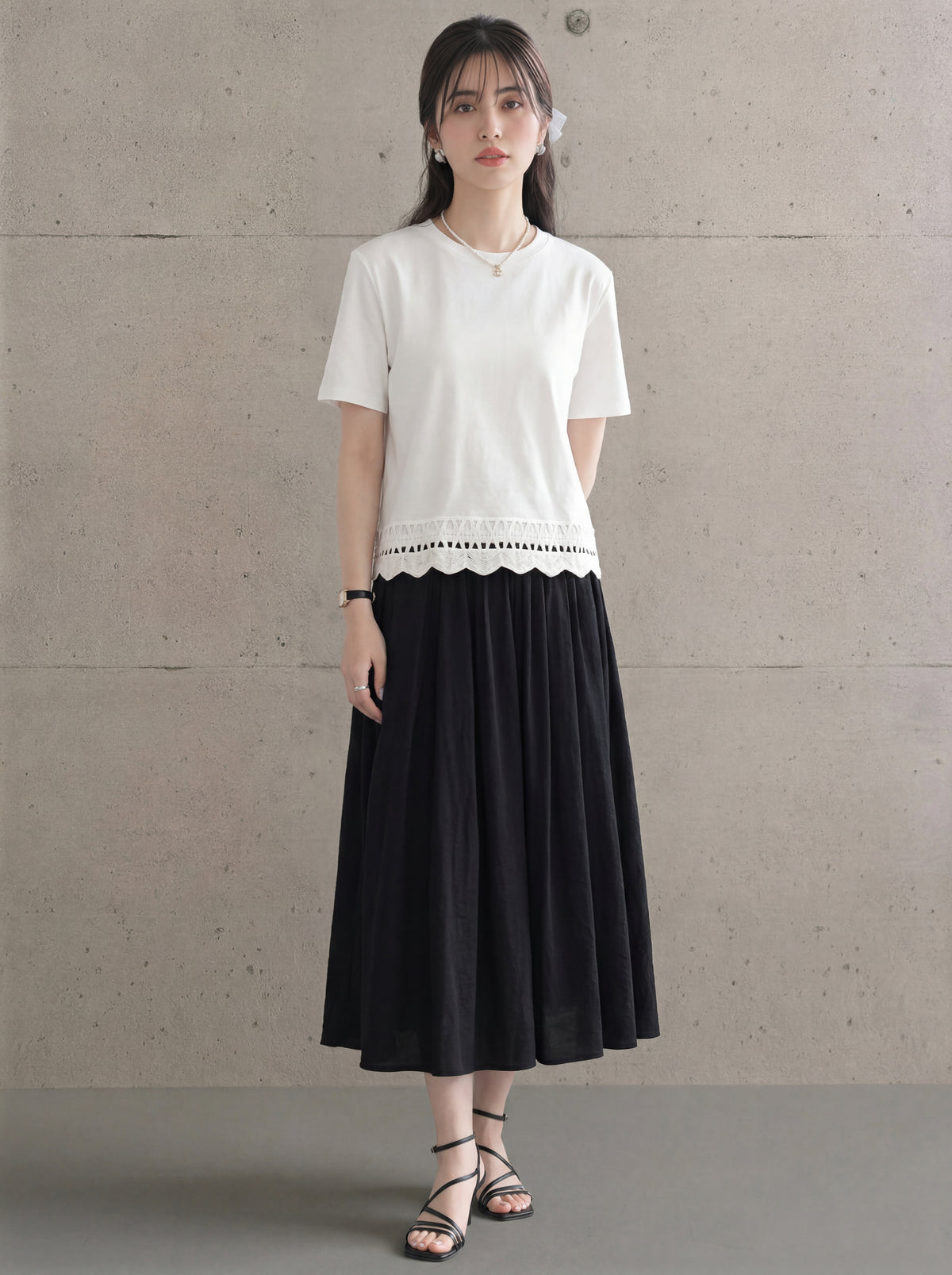 ホワイト クルーネック ストレートシルエット ショート丈 透かしレース 半袖Tシャツ