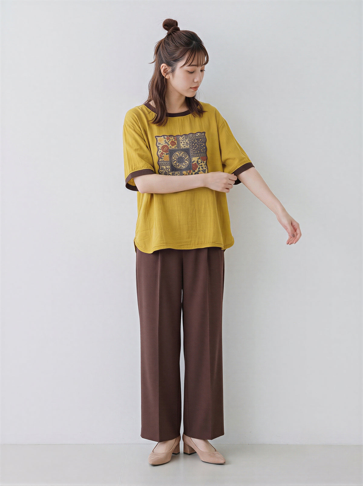ゆったりクルーネック 配色トリムプリントTシャツ