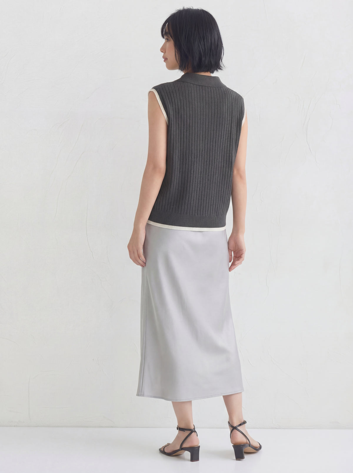 襟付き ハーフジップ リブ ノースリーブニット