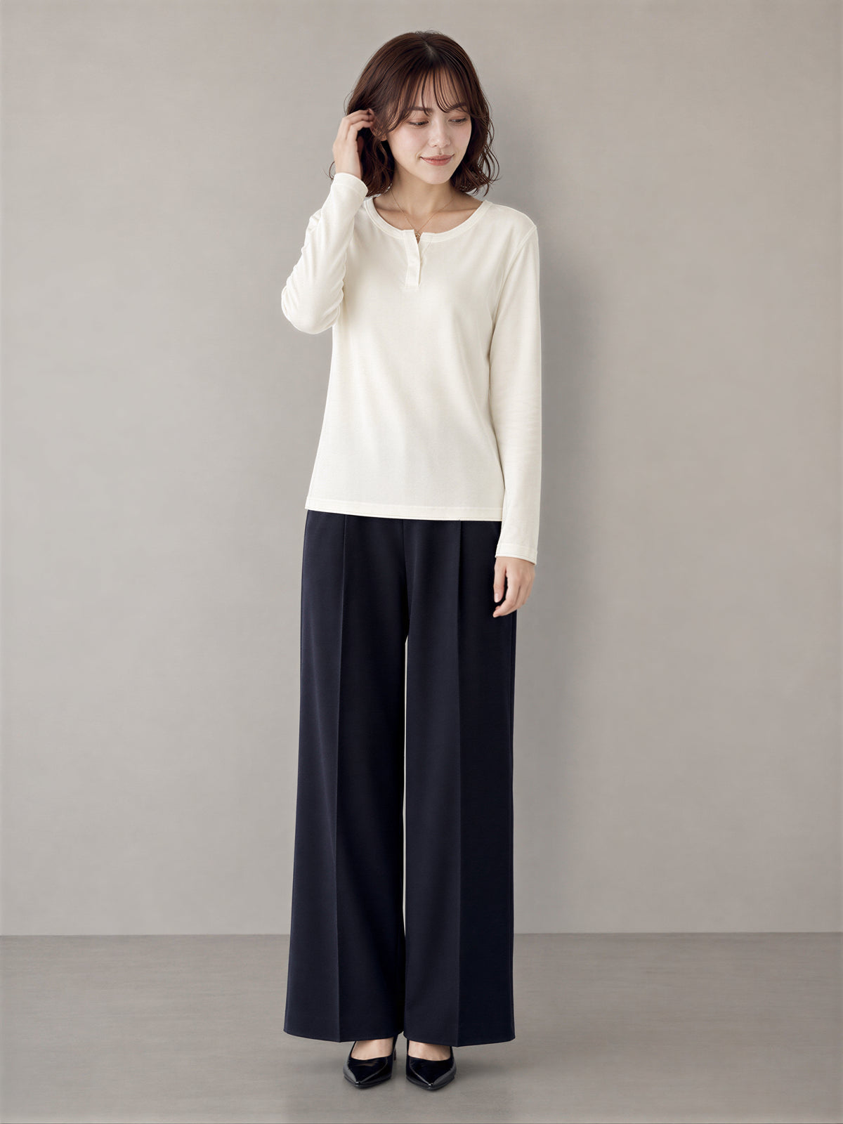 【秋新作】S~L スモールVスリットネック スリムフィット長袖Tシャツ