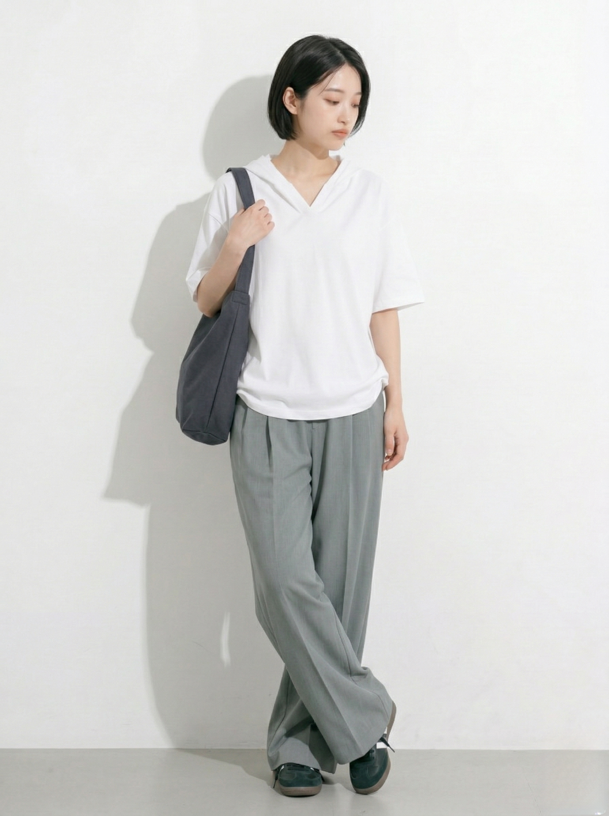 ゆったりドロップショルダー 無地 半袖フーディーTシャツ