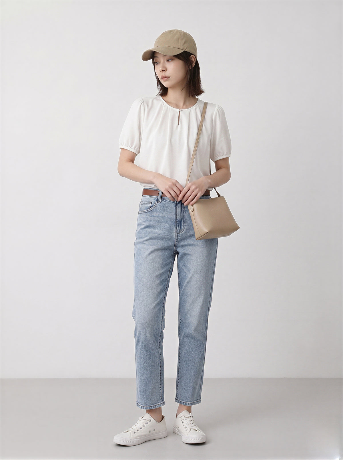 ラウンドネック カットアウト パフスリーブTシャツ